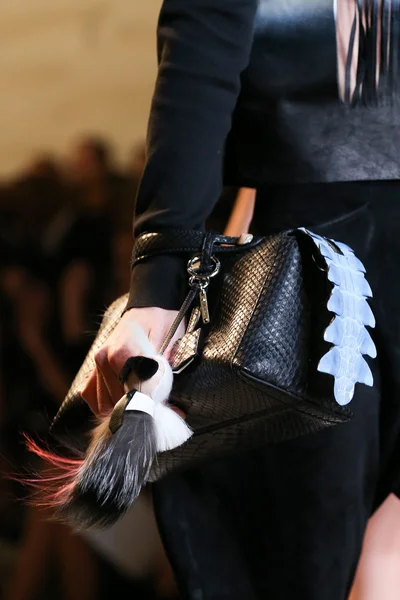 Look 64